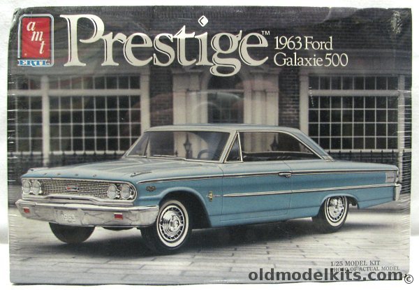 AMT 1/25 1963 Ford Galaxie 500 Two Door Coupe (Hardtop) - Stock or Custom - Prestige Series with Pen Holder Display Base, 6501 plastic model kit